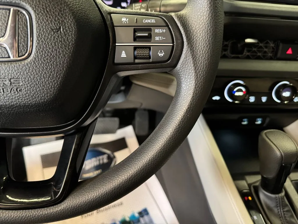 Honda Accord photo 11