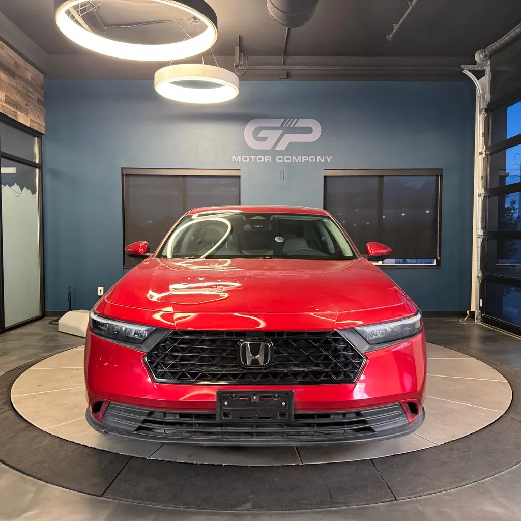 Honda Accord photo 8