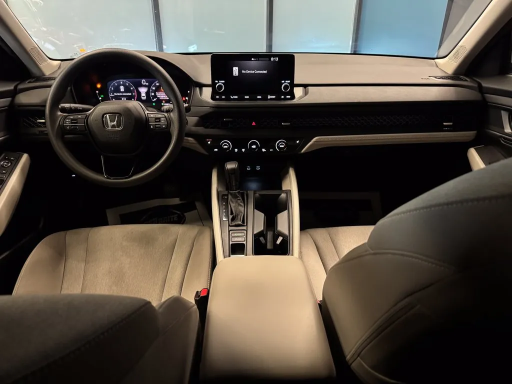 Honda Accord photo 9