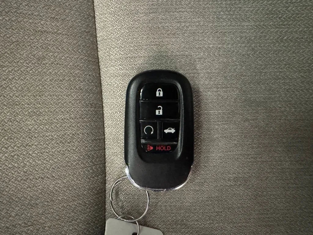 Honda Accord photo 16