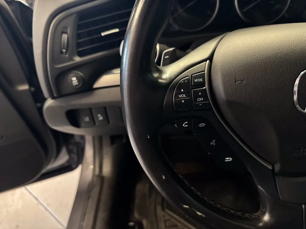 Acura ILX photo 9