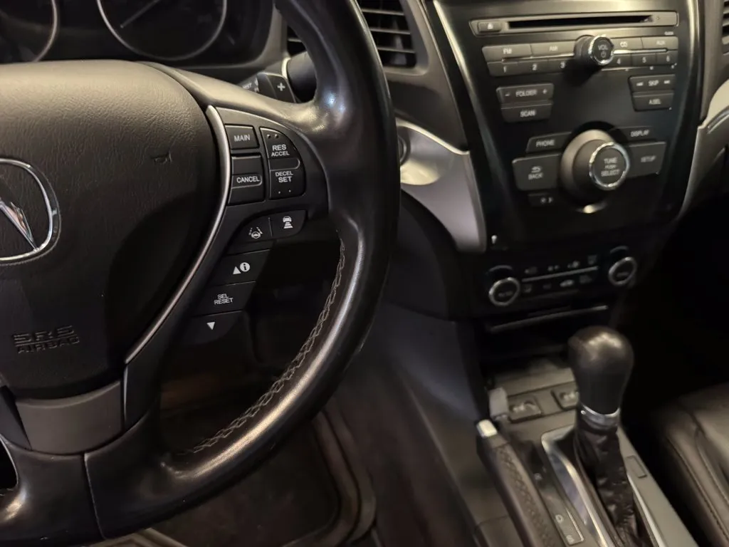 Acura ILX photo 10