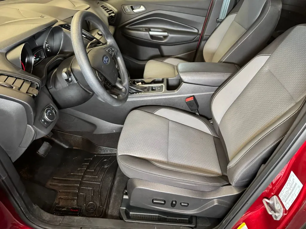 Ford Escape photo 18