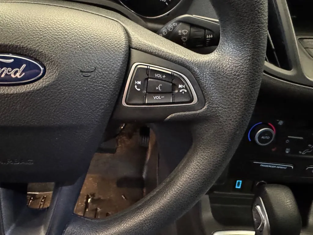 Ford Escape photo 10