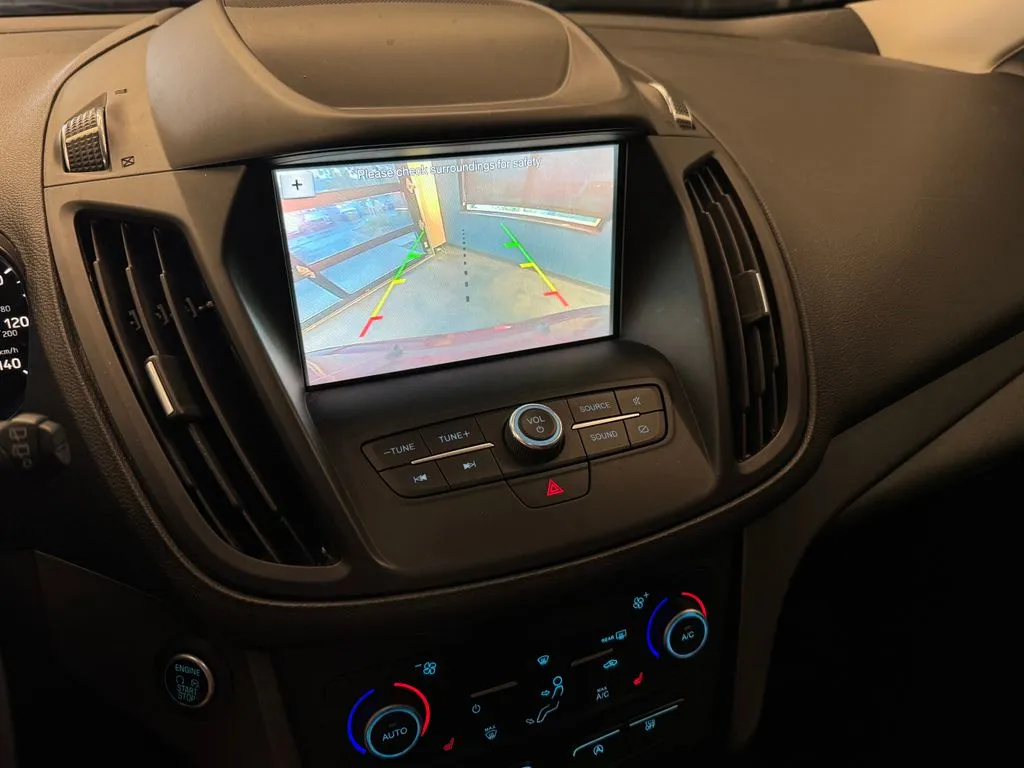 Ford Escape photo 12