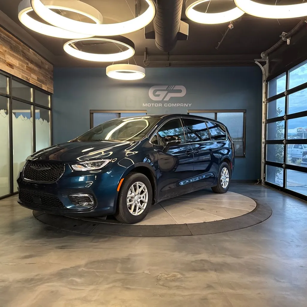Chrysler Pacifica photo 7