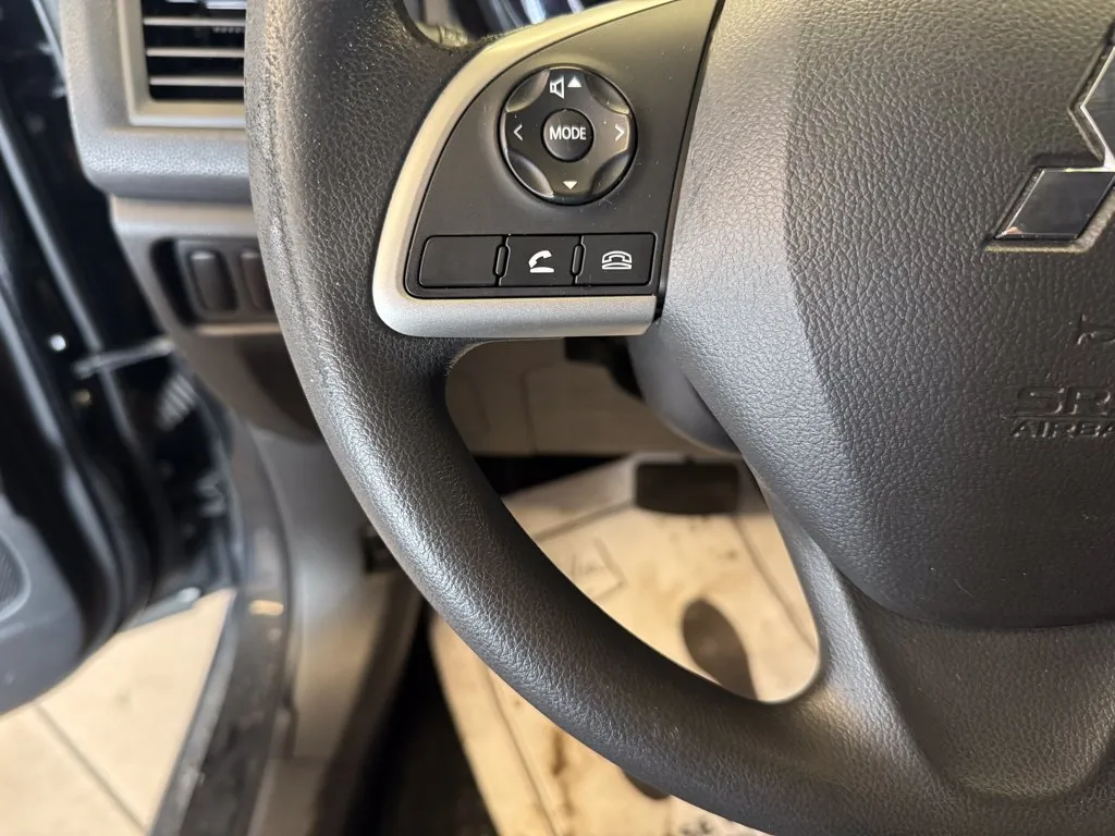 Mitsubishi Outlander Sport photo 11
