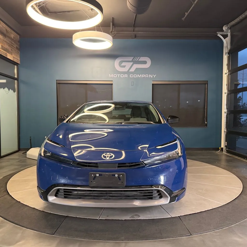 Toyota Prius photo 8