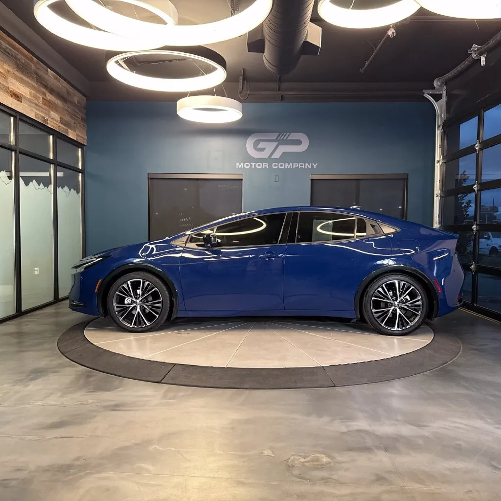 Toyota Prius photo 6