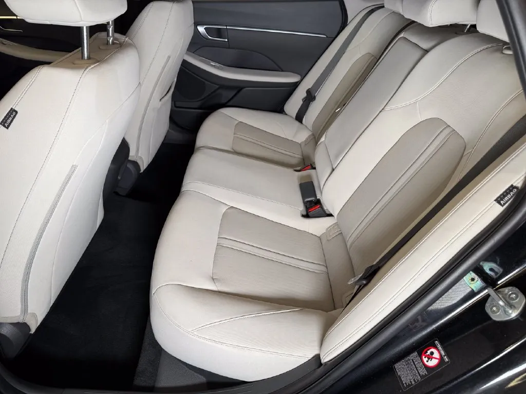 Hyundai Sonata photo 21
