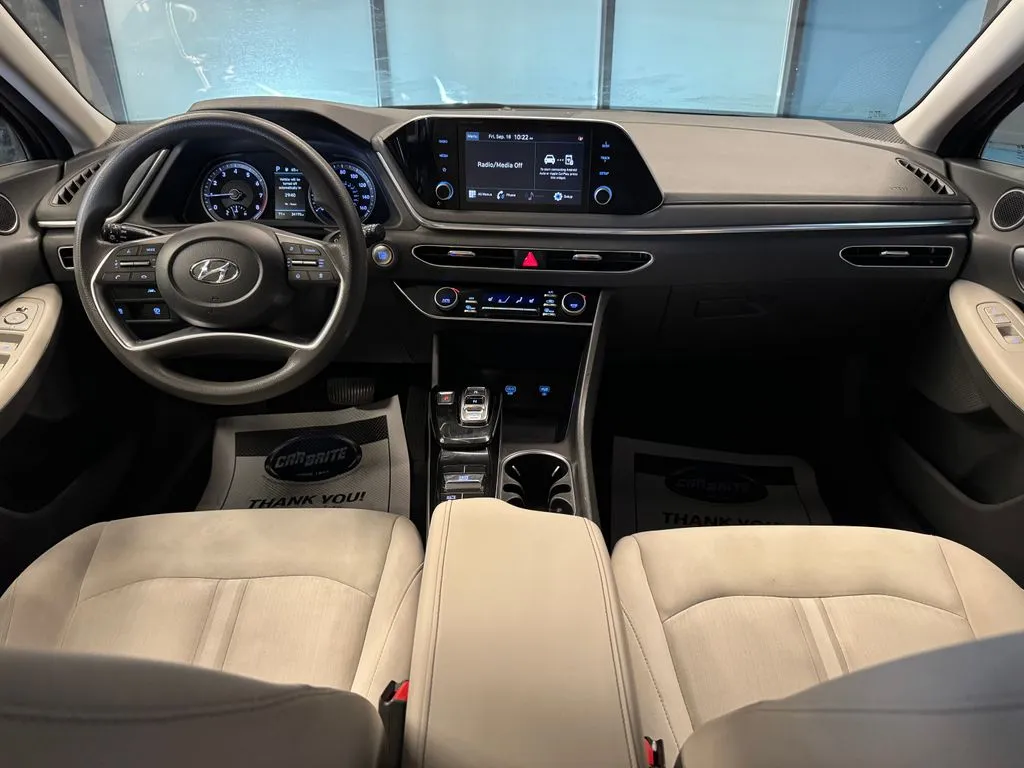 Hyundai Sonata photo 9