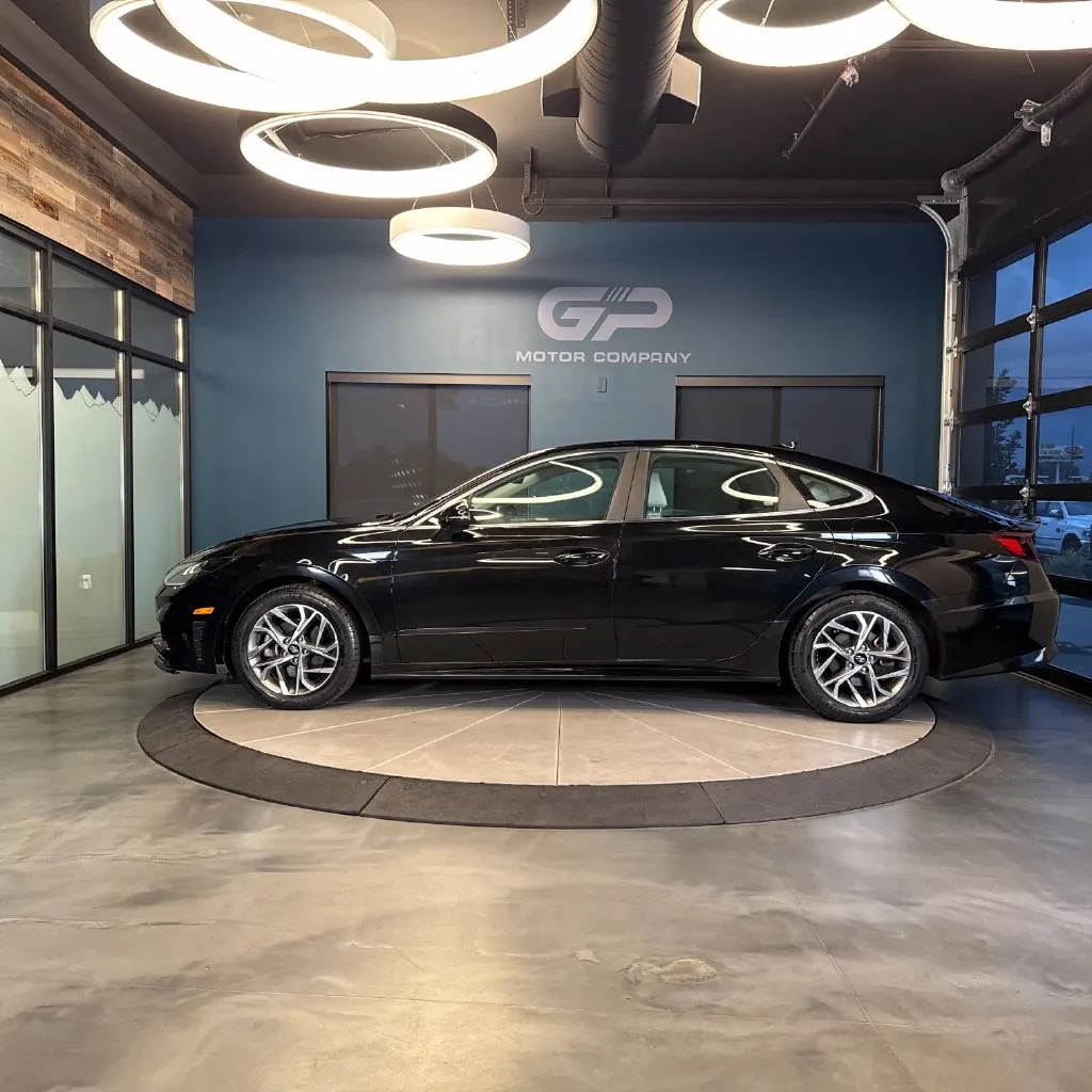 Hyundai Sonata photo 6
