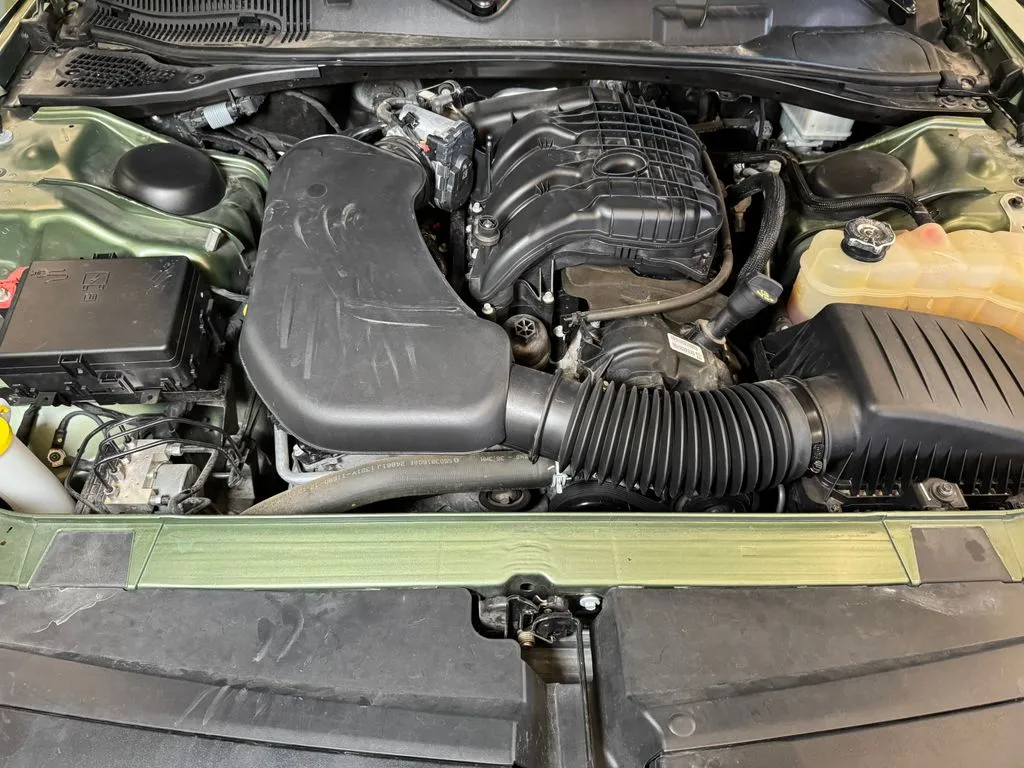 Dodge Challenger photo 21