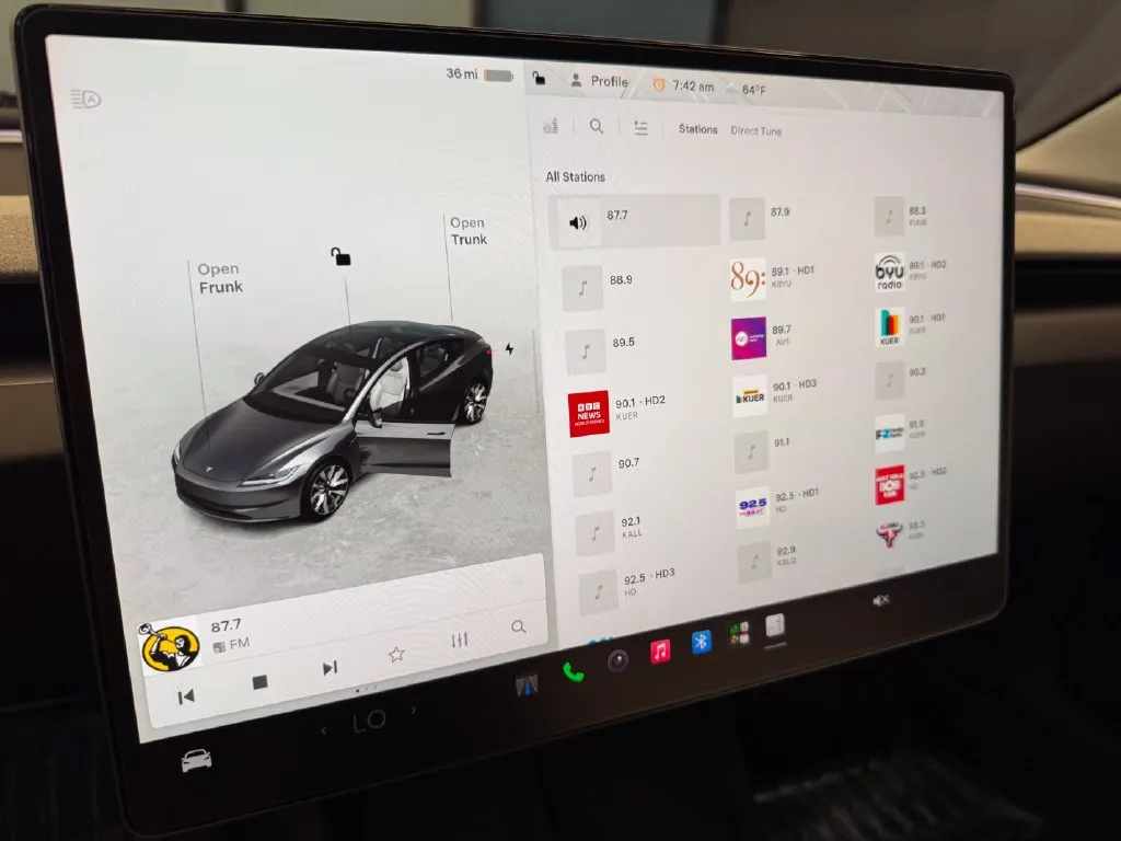 Tesla Model 3 photo 10