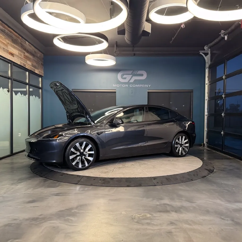 Tesla Model 3 photo 21