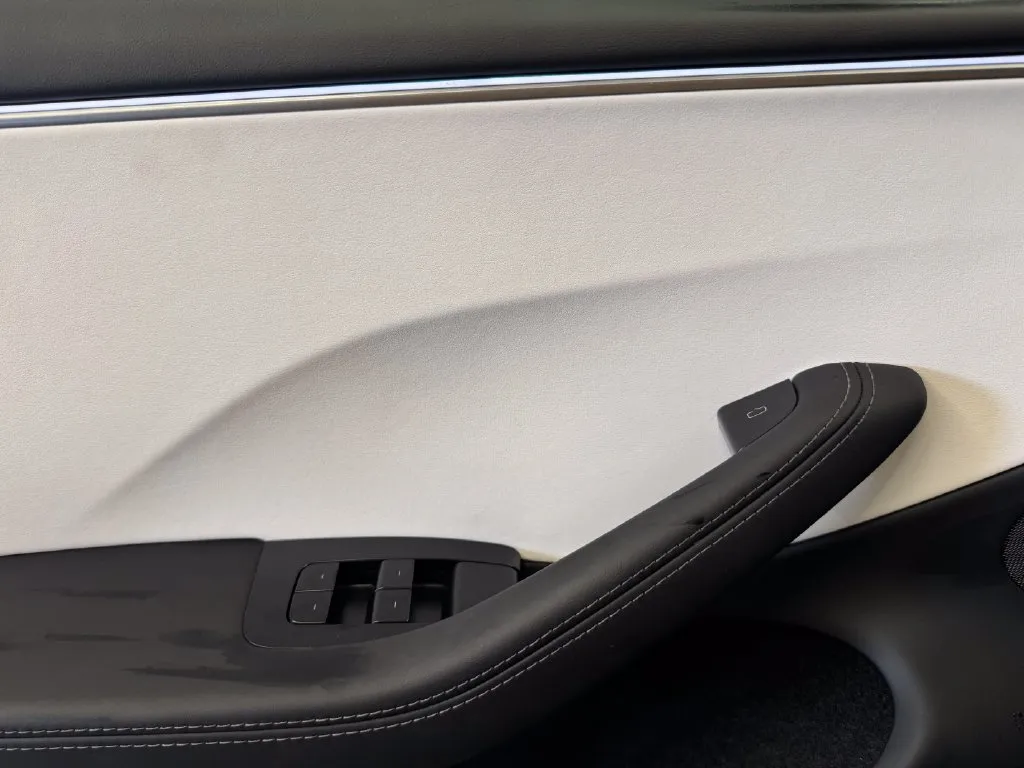 Tesla Model 3 photo 14