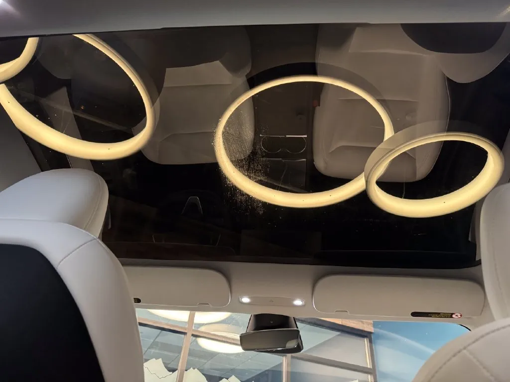 Tesla Model 3 photo 17