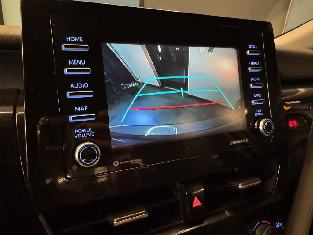 Toyota Camry photo 14
