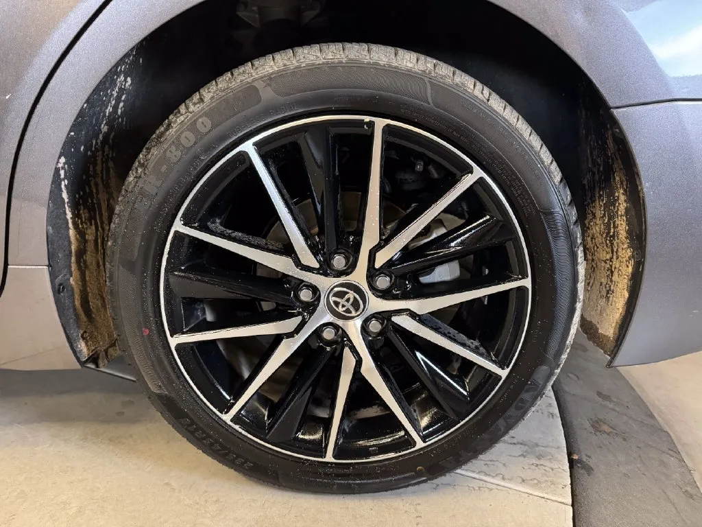 Toyota Camry photo 25