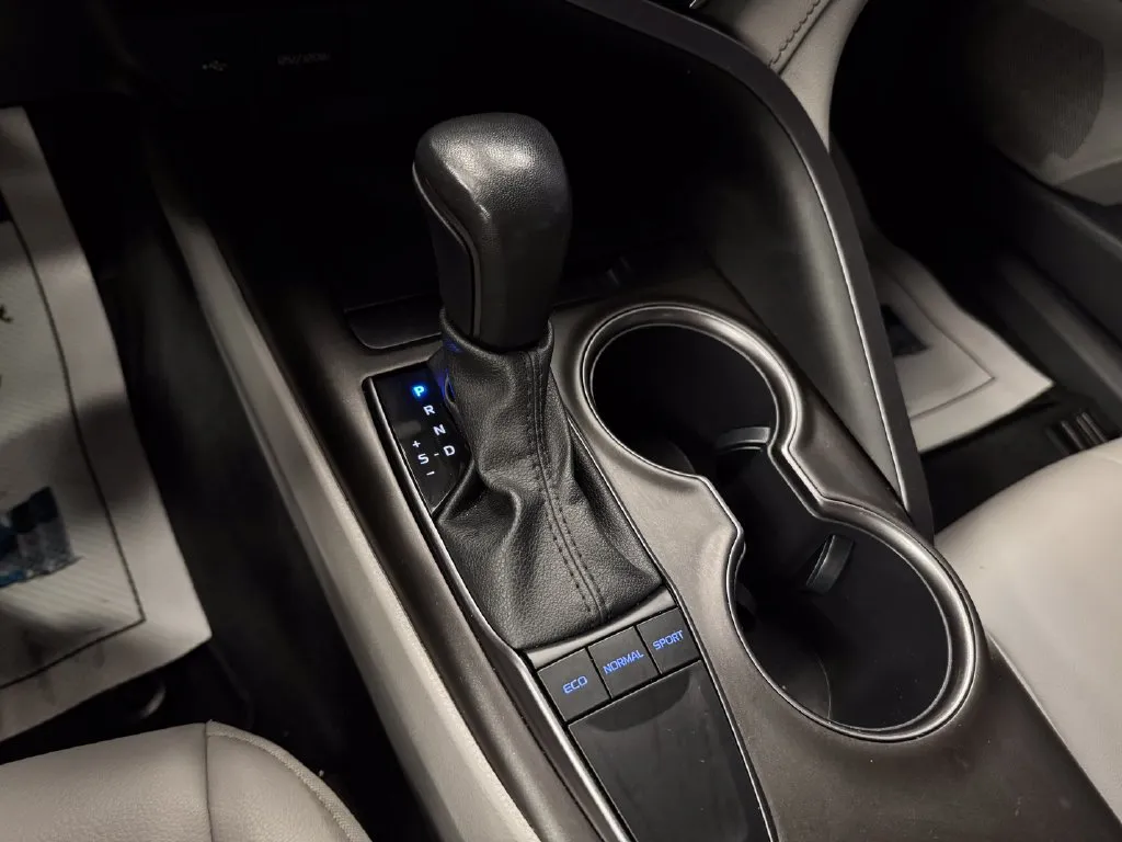 Toyota Camry photo 16