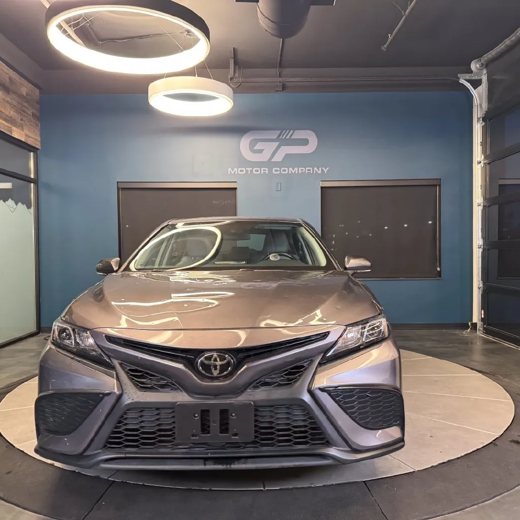 Toyota Camry photo 8