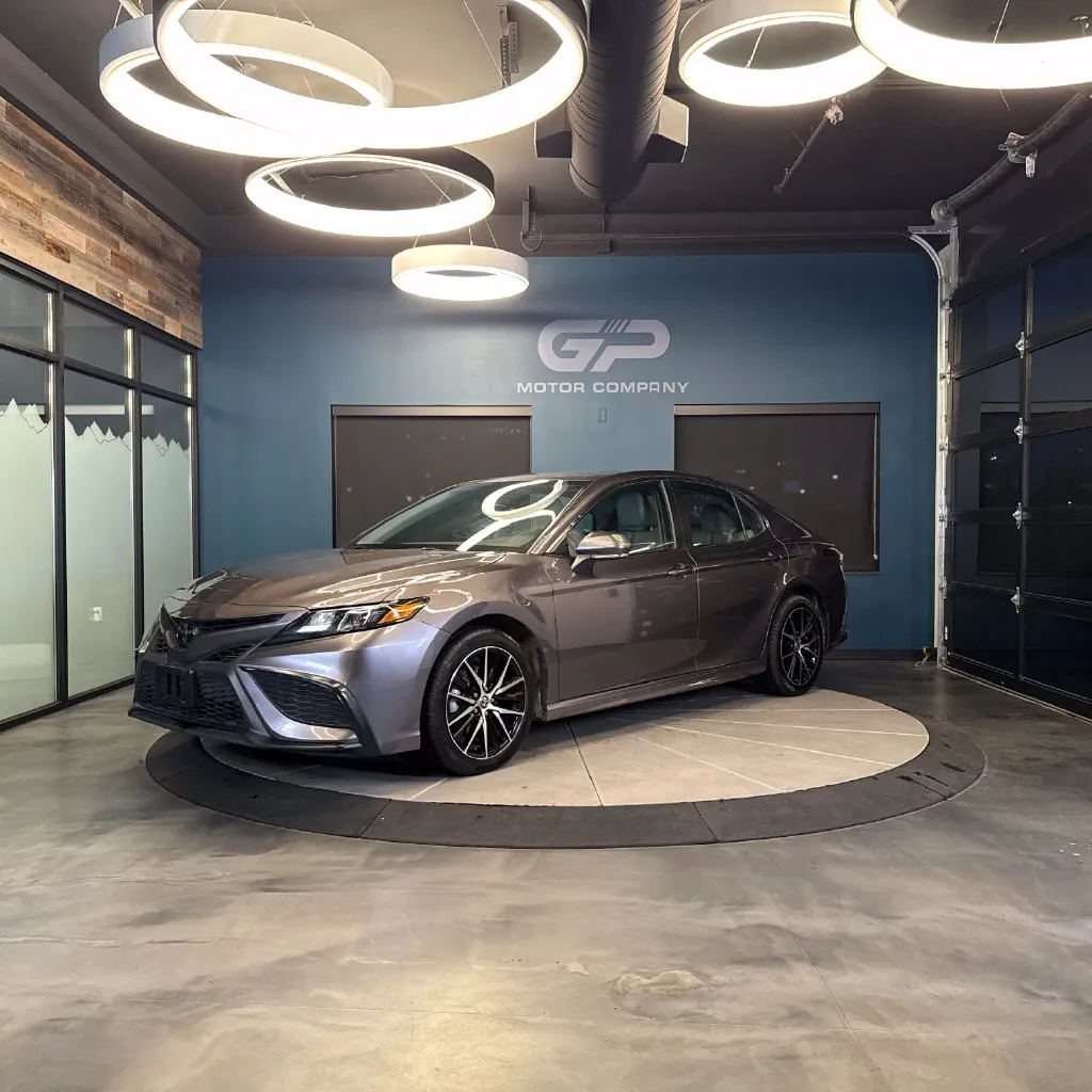 Toyota Camry photo 7