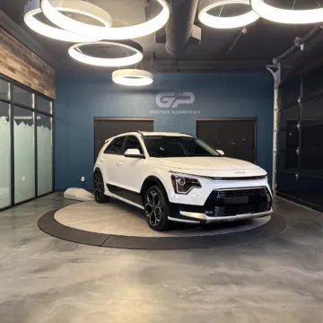 White 2023 Kia Niro EX Touring for sale in Kaysville, UT