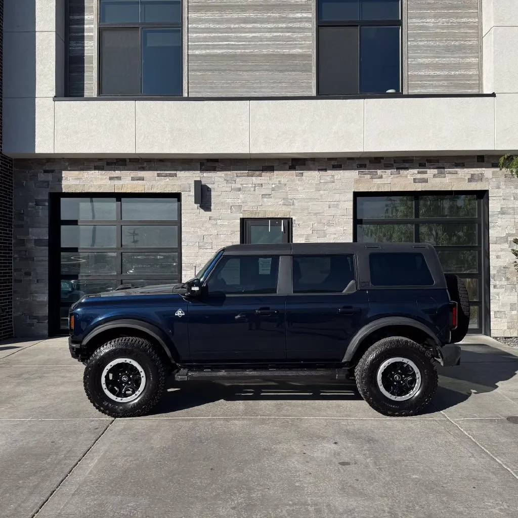 Ford Bronco photo 6