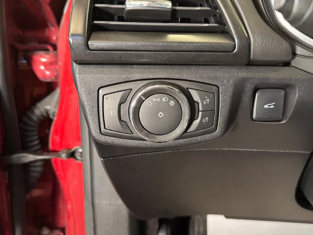 Ford Fusion photo 18