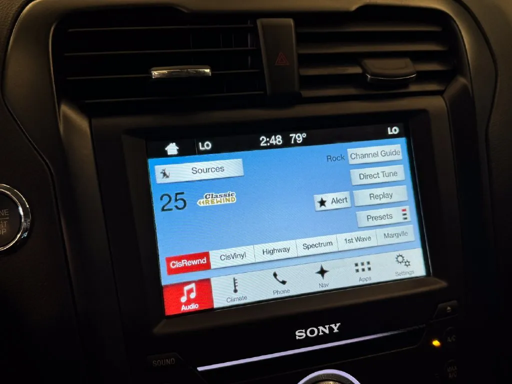 Ford Fusion photo 12