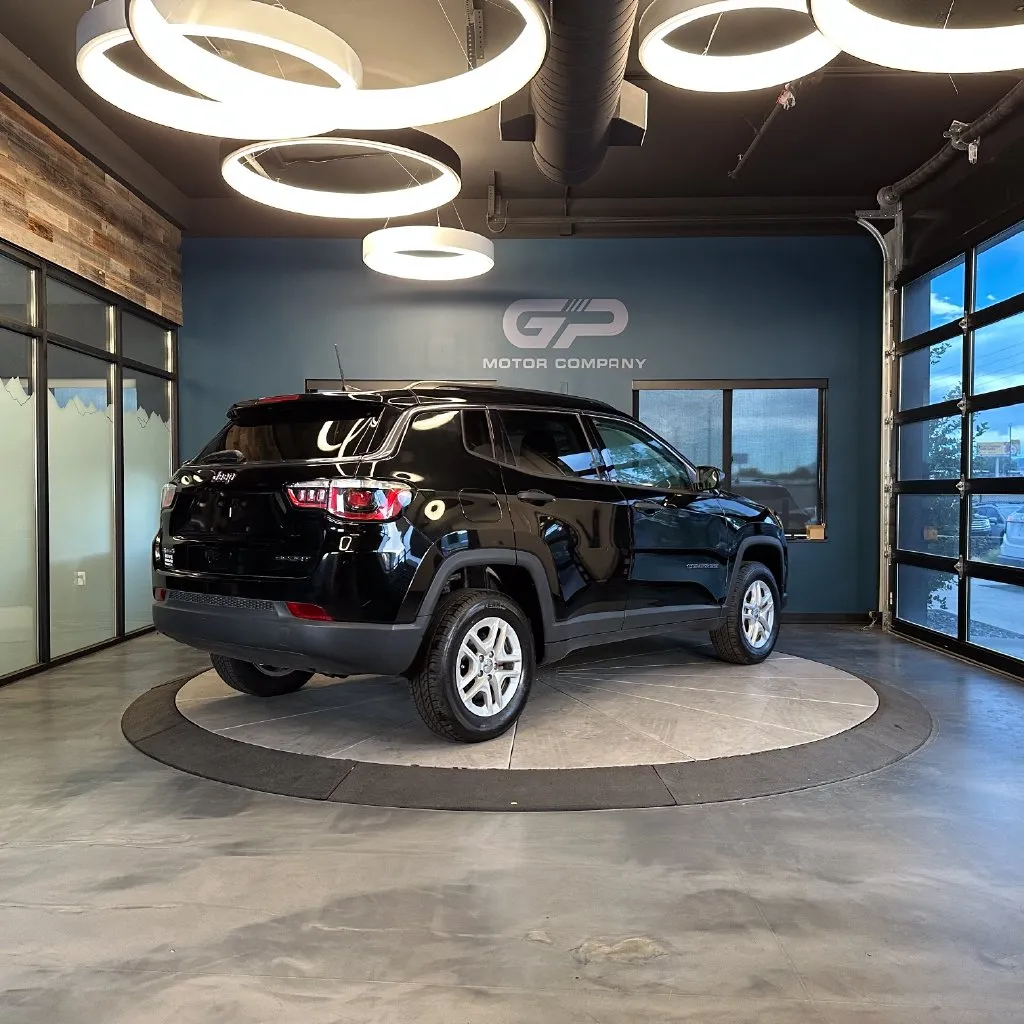 Jeep Compass photo 3