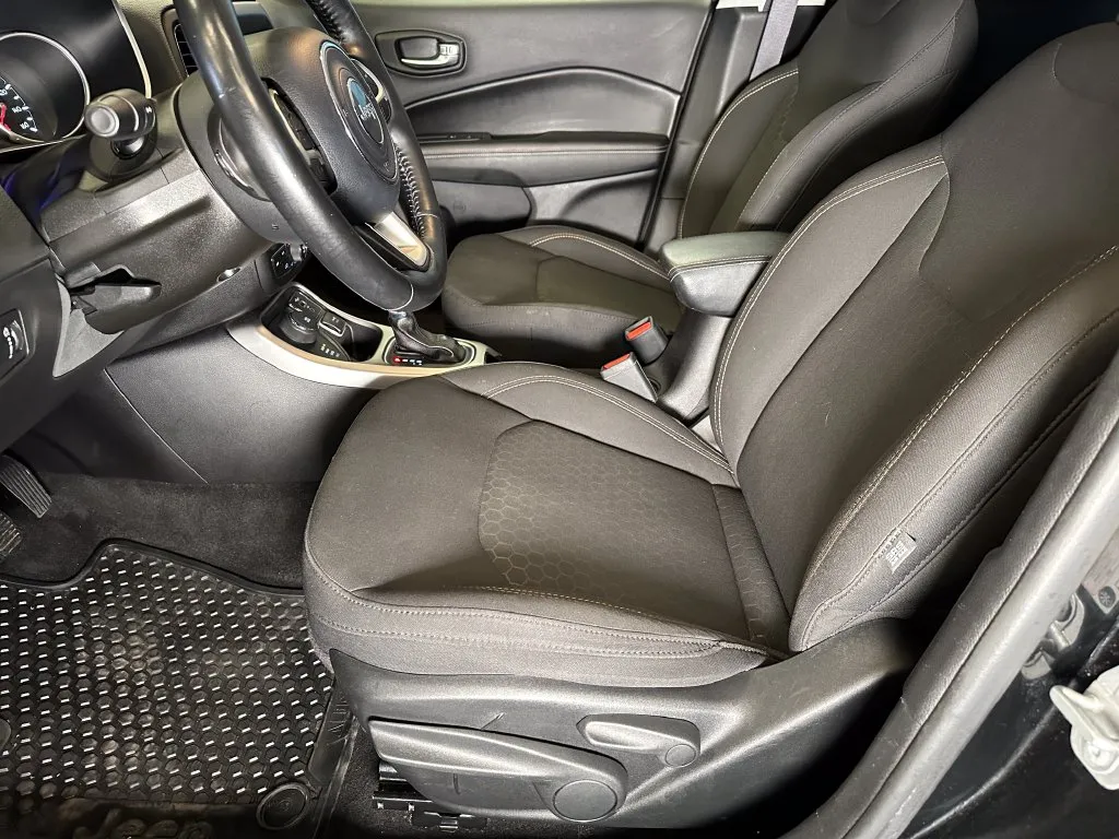 Jeep Compass photo 19