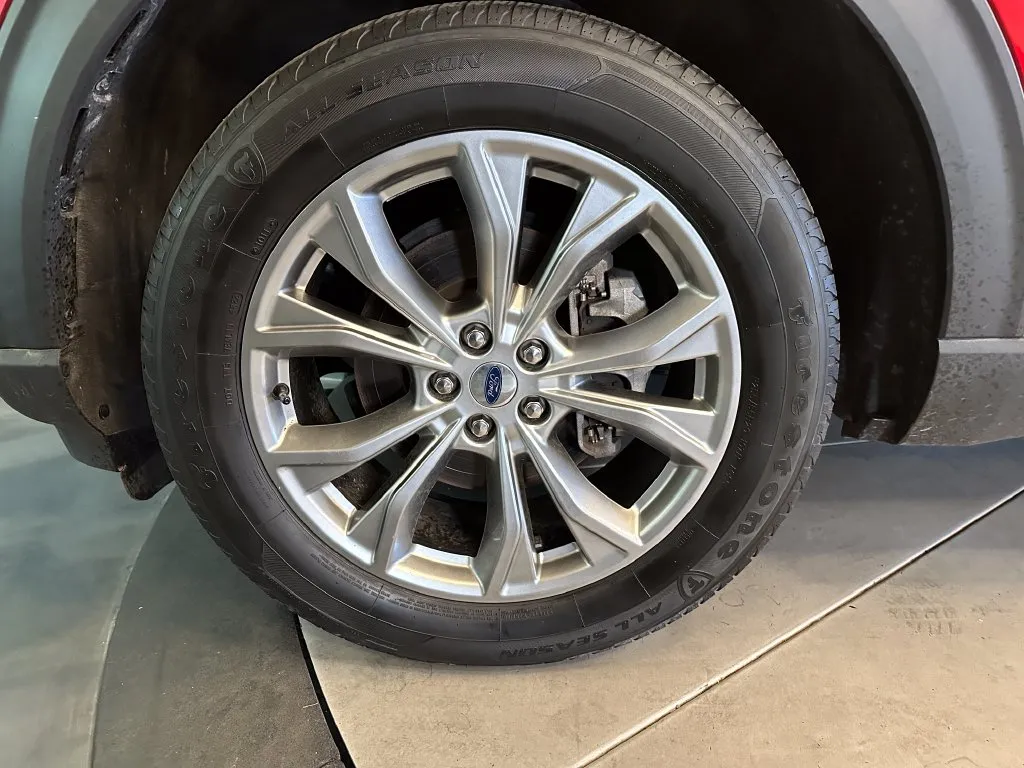 Ford Explorer photo 26