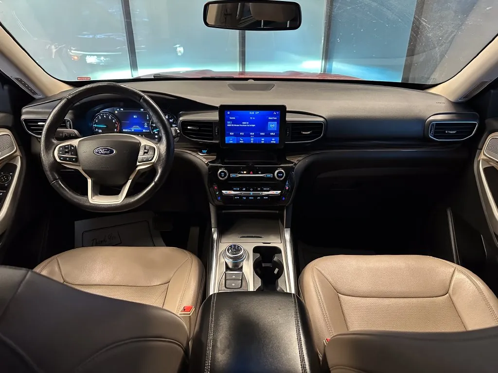 Ford Explorer photo 9