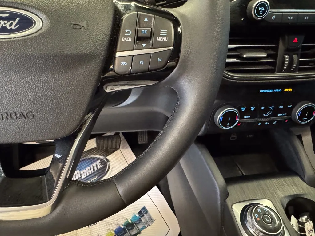 Ford Escape photo 12