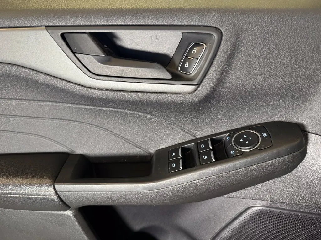 Ford Escape photo 19