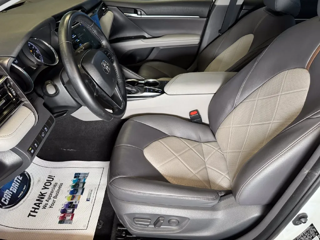 Toyota Camry photo 20