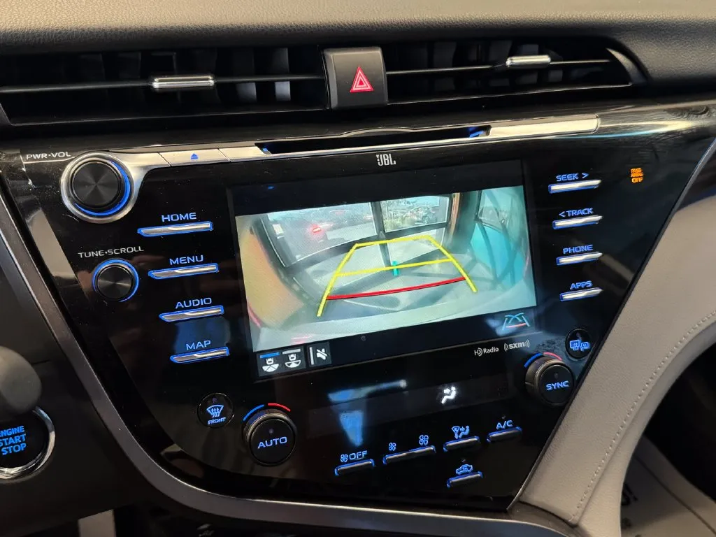 Toyota Camry photo 14
