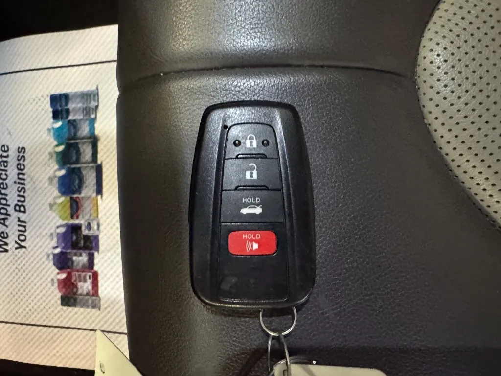 Toyota Camry photo 17