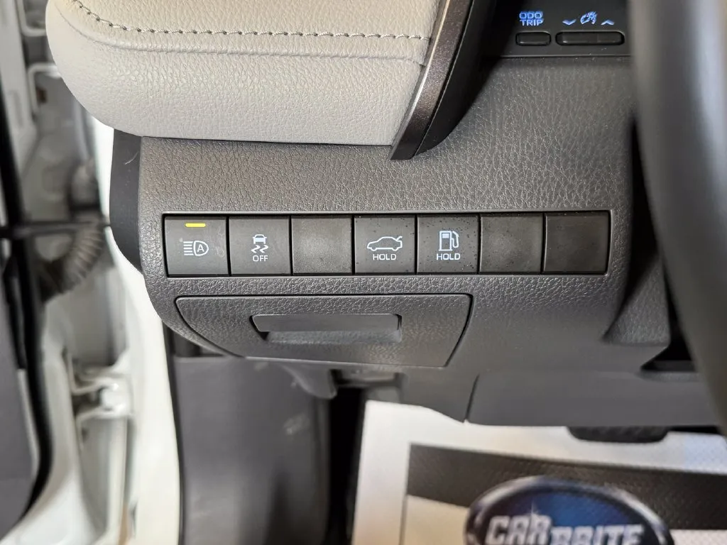 Toyota Camry photo 18