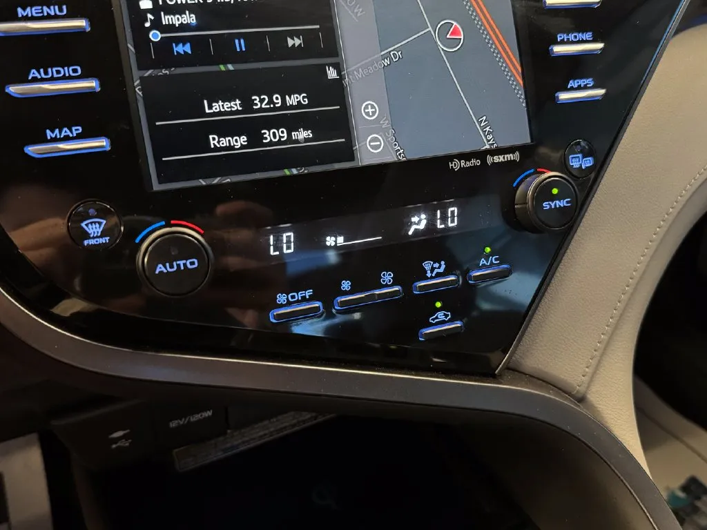 Toyota Camry photo 15