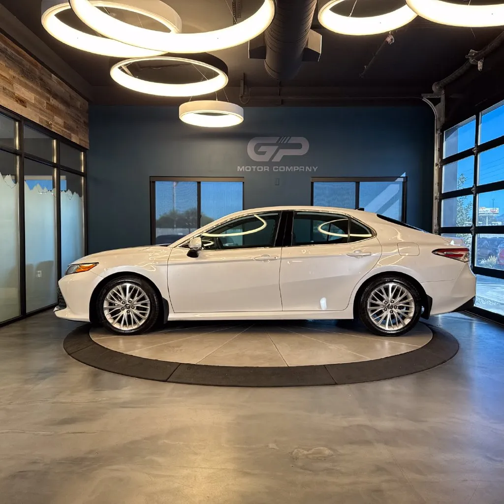 Toyota Camry photo 6