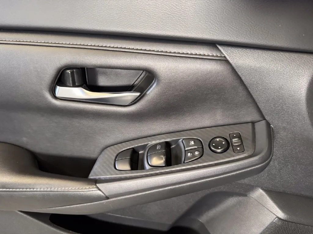 Nissan Sentra photo 19