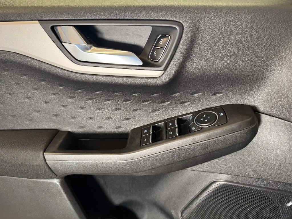 Ford Escape photo 19