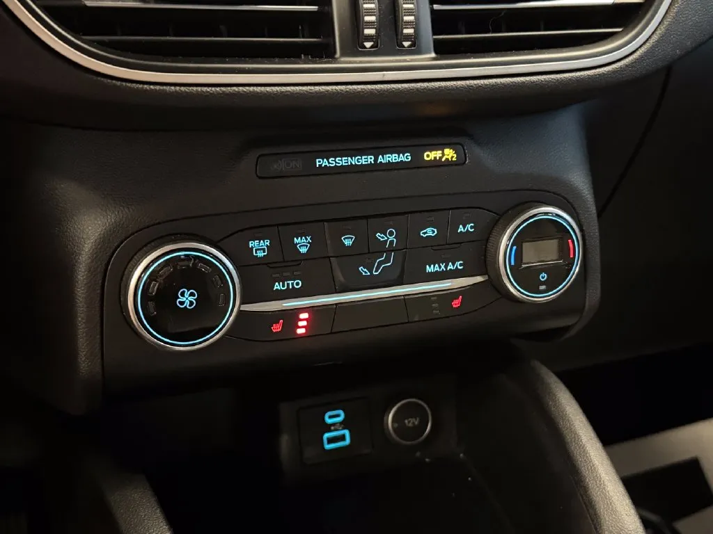 Ford Escape photo 15