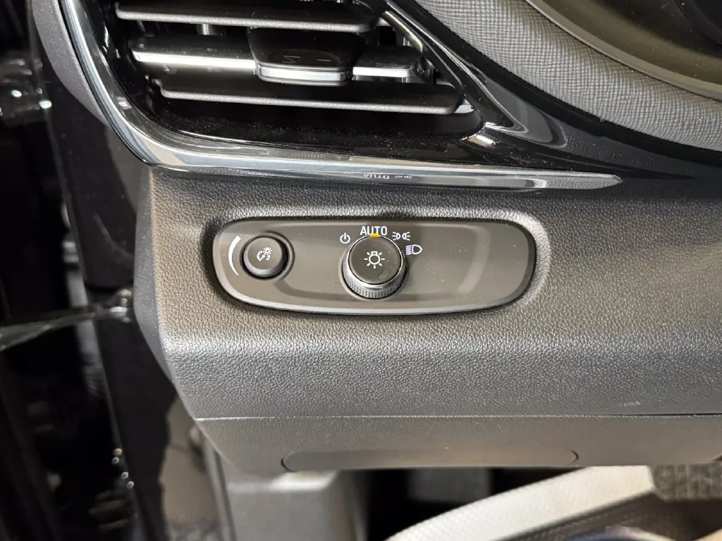 Buick Envista photo 18