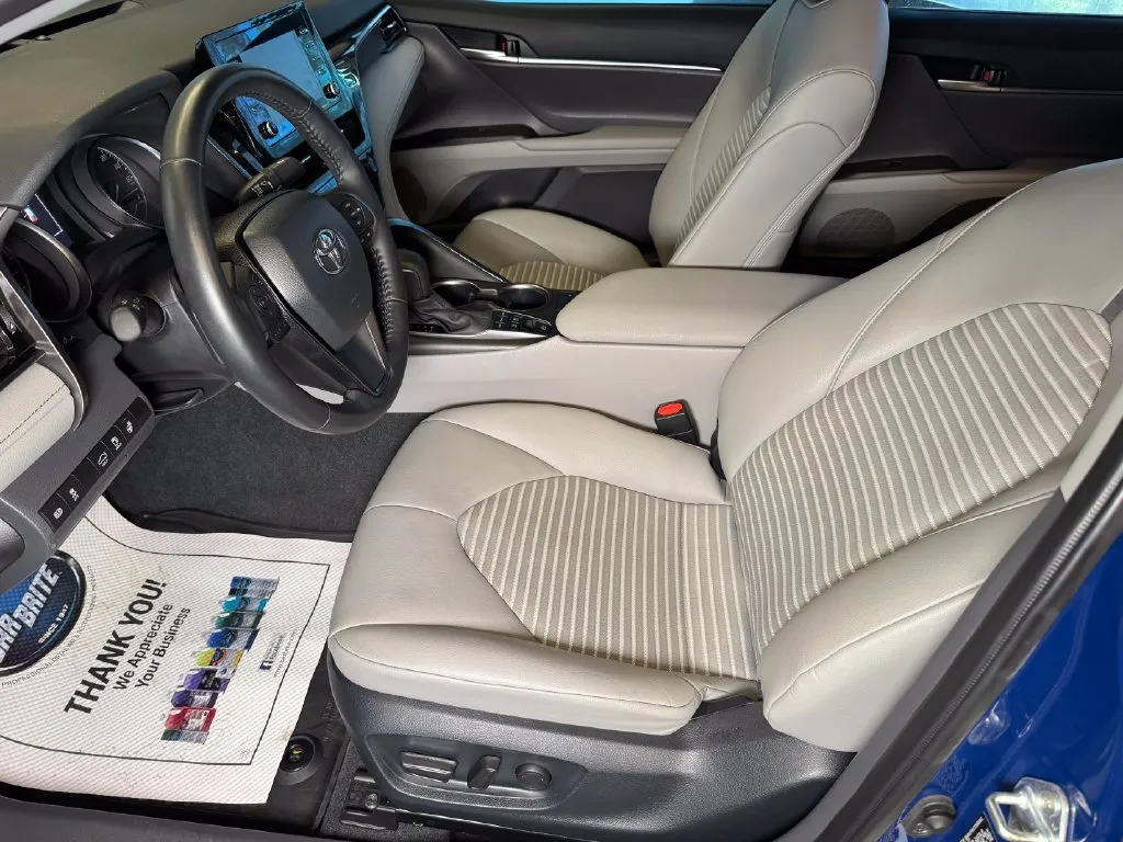 Toyota Camry photo 20