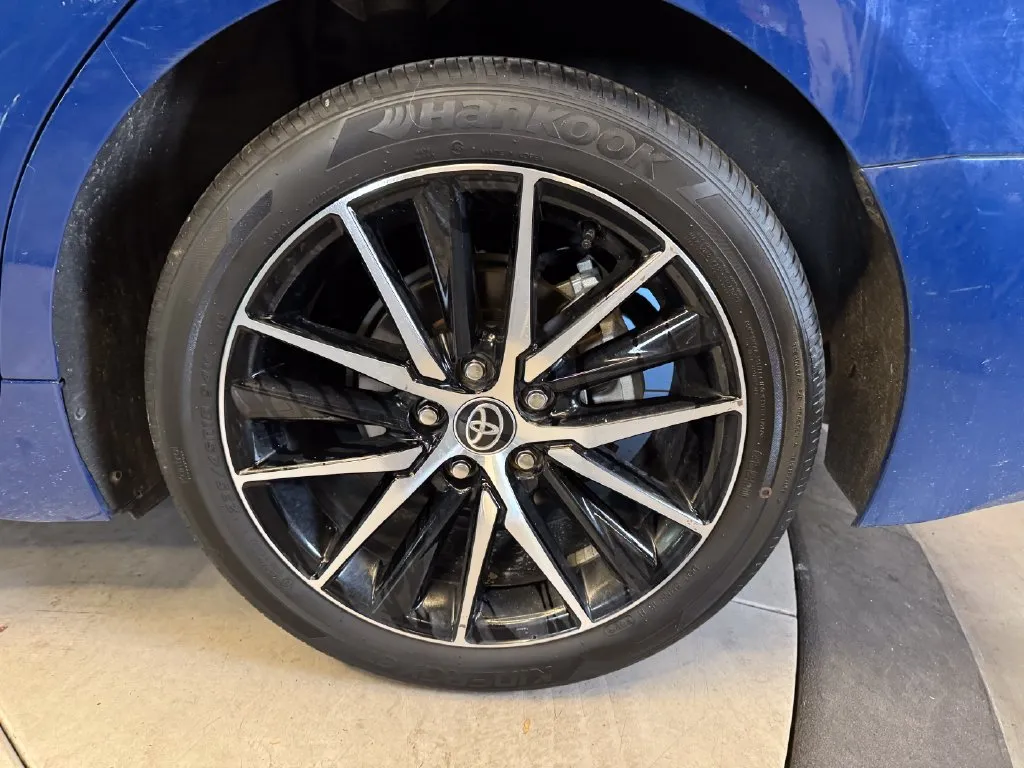 Toyota Camry photo 25