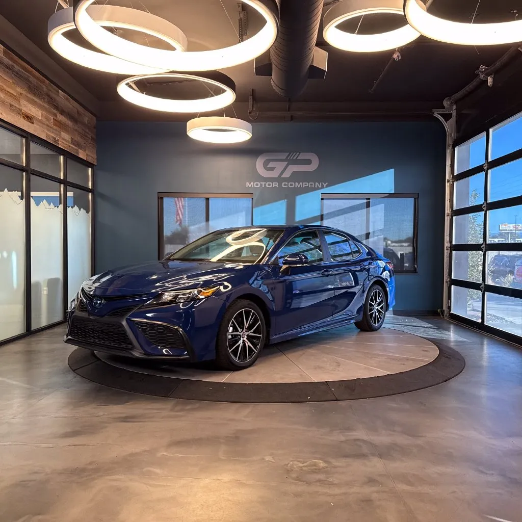 Toyota Camry photo 7