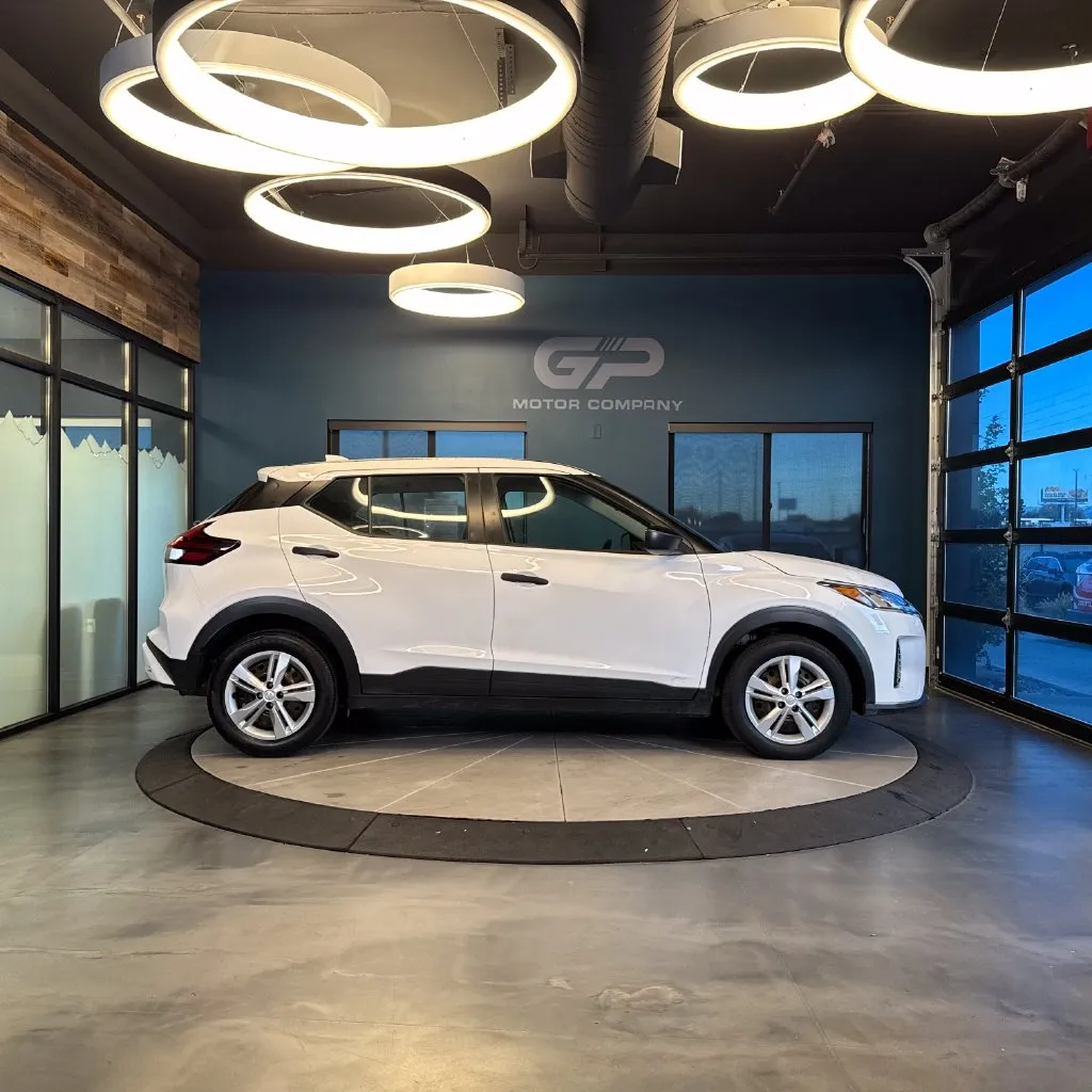 Nissan Kicks photo 2